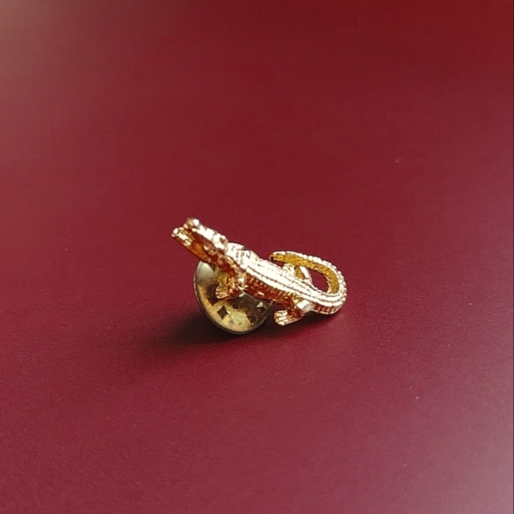Novelty Golden Crocodile Alligator Brooch Pin